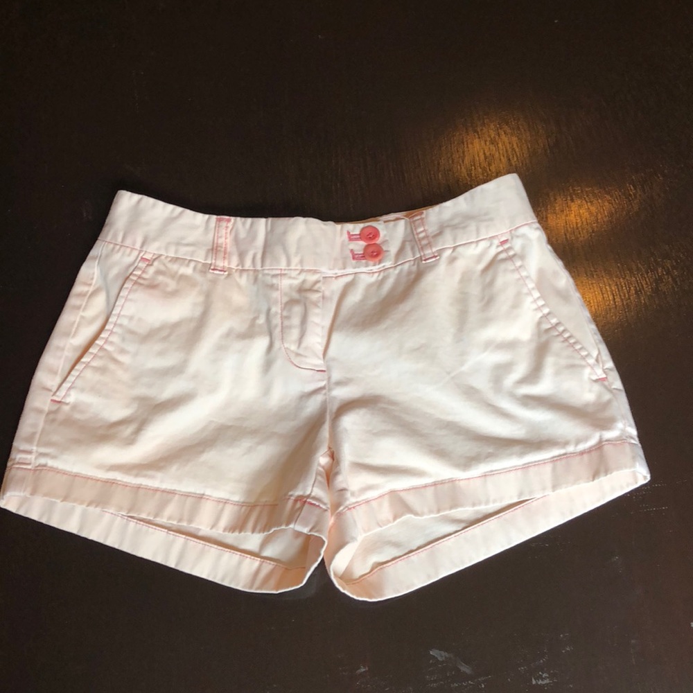 Pale pink vineyard vines shorts!